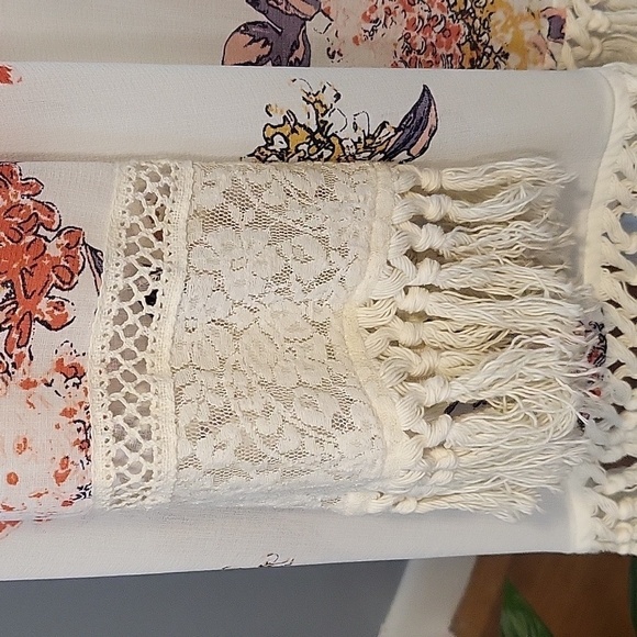 Xhilaration Floral Lace and Tassel Trimmed Bohemian Kimono Cover- Up - Size L - Picture 4 of 7